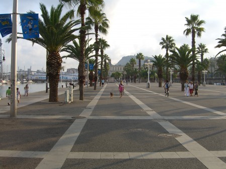 Barcelona - Hafen mit Palmen